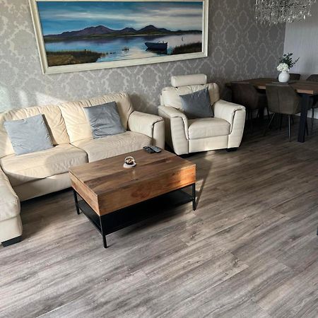 Largs Sea Front, Modern Apartment 외부 사진